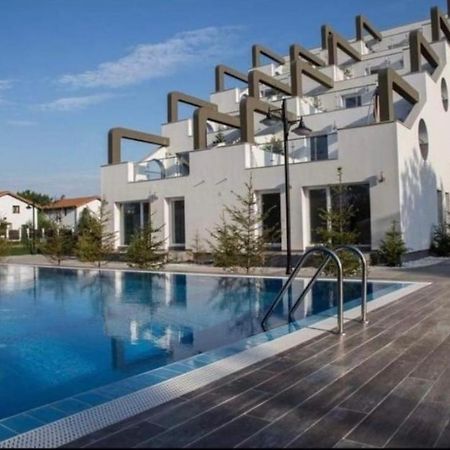 Terrace Apartments Otopeni ! Kültér fotó